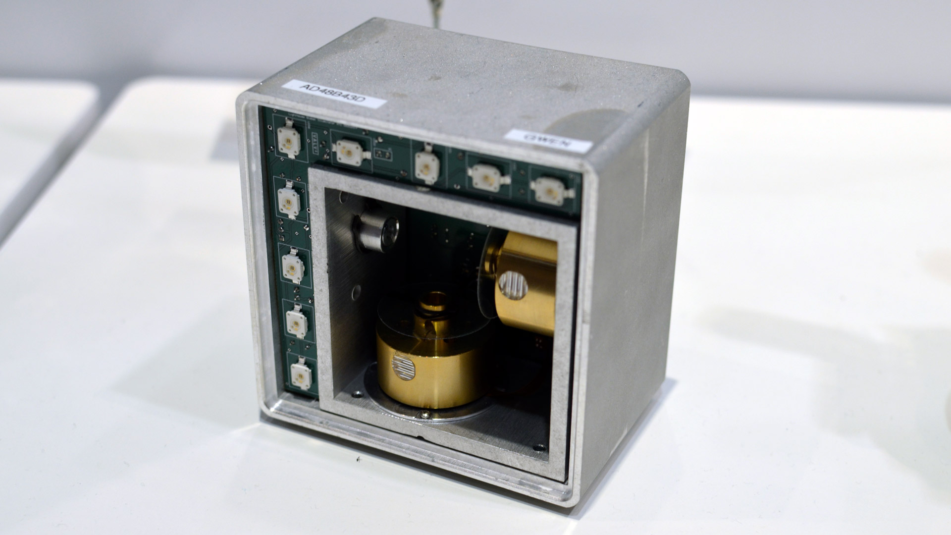 Latest HTC Vives Are Shipping with Tweaked Base Stations, Redesigned