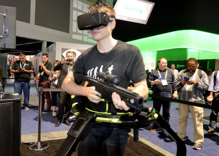 virtuix omni vr treadmill heigh adjustment ces 2015 (2)