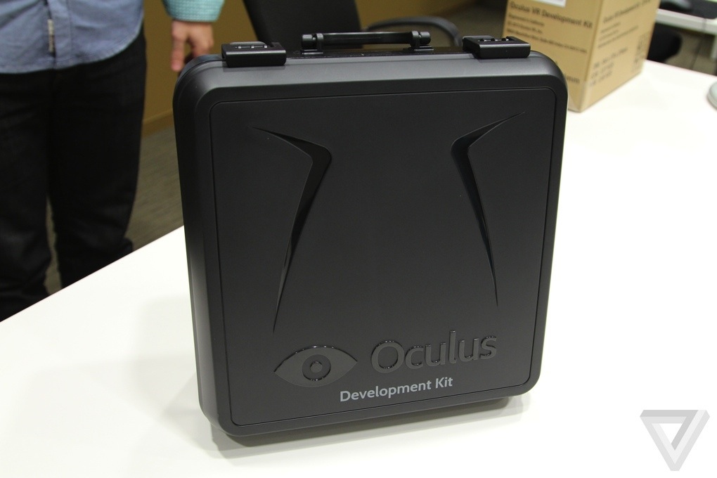 Oculus Carrying Case to Return With Consumer Edition – Road