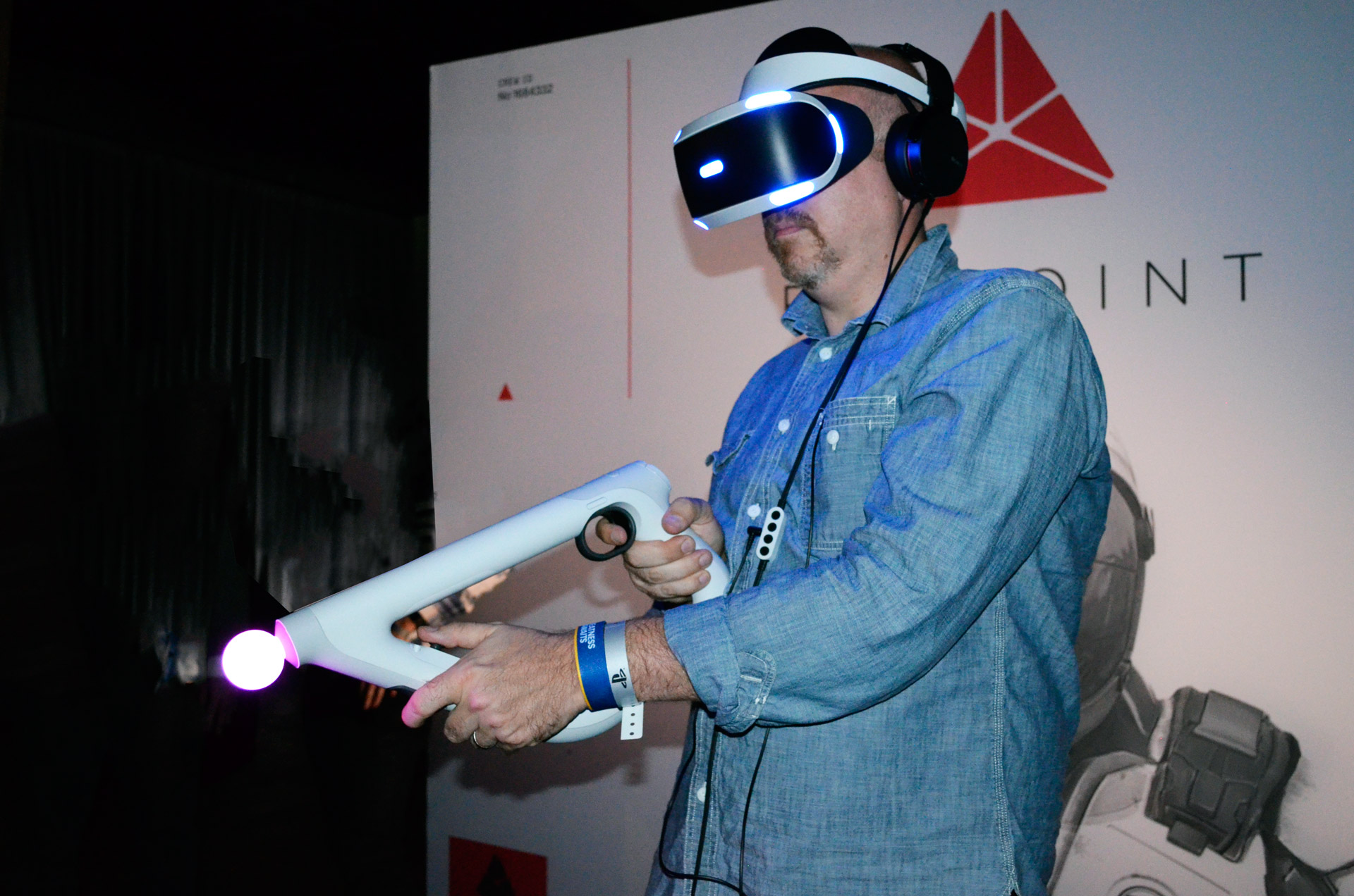 synge Morgen forræderi Hands-on: 'PSVR Aim' Controller Debuts with 'Farpoint' FPS