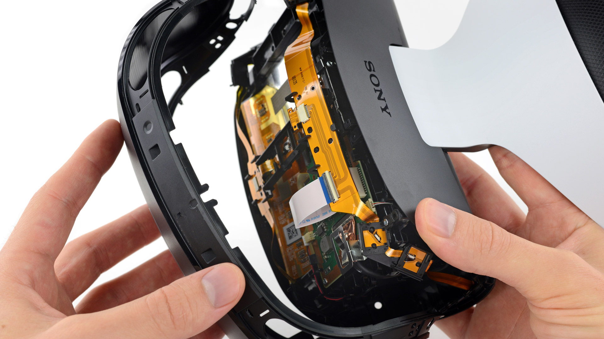 PlayStation VR Teardown Reveals Display 