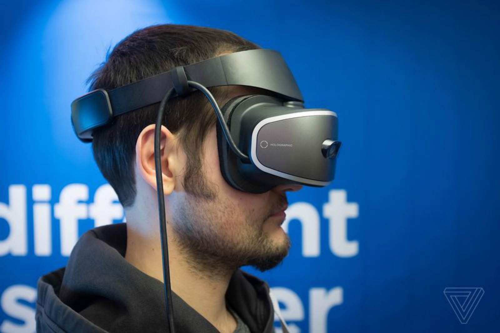 Lenovo's New VR Headset Packs More Pixels at Lower Weight & Cost Than Rift and – Road to VR