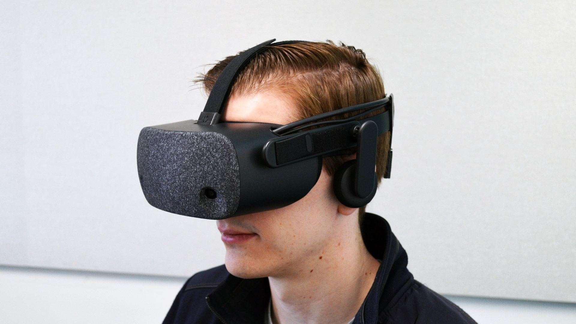 HP s Pixel packed Reverb Sets a New Bar for Windows VR Headsets