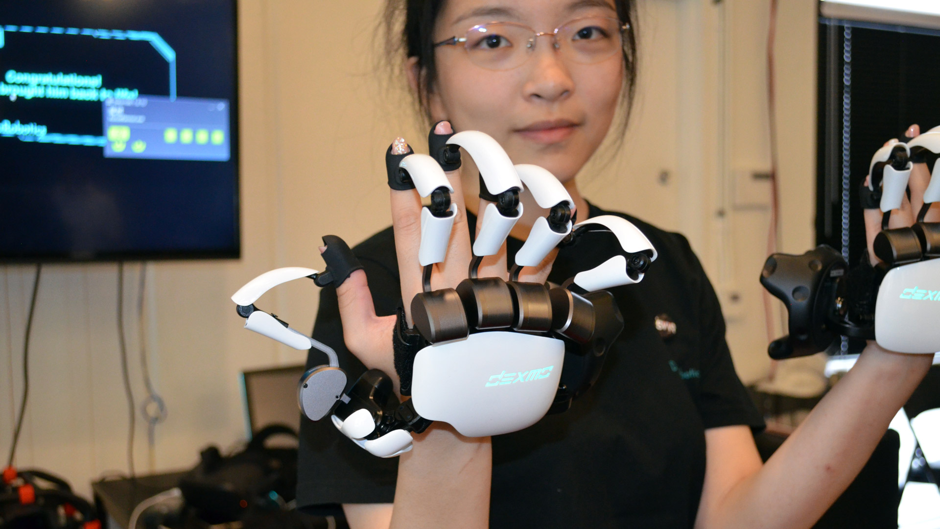 Oculus rift s 2025 haptic gloves
